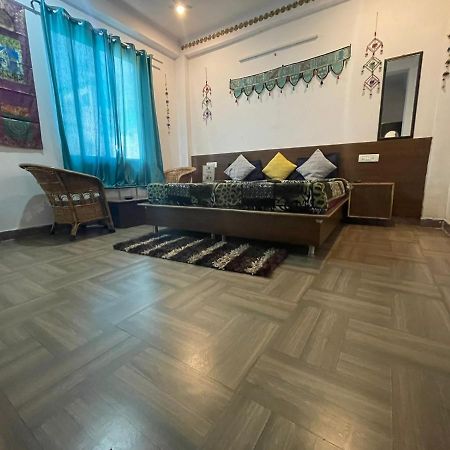 Orchid Hostel And Hotel Tapovan Экстерьер фото