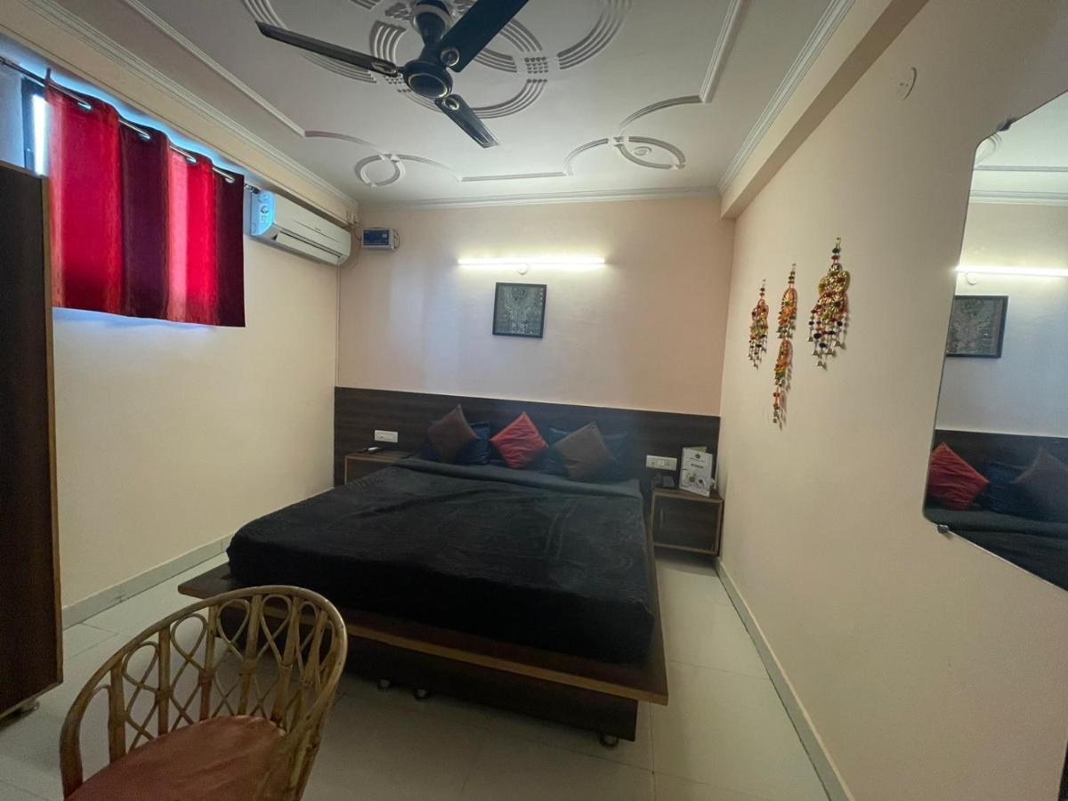 Orchid Hostel And Hotel Tapovan Экстерьер фото